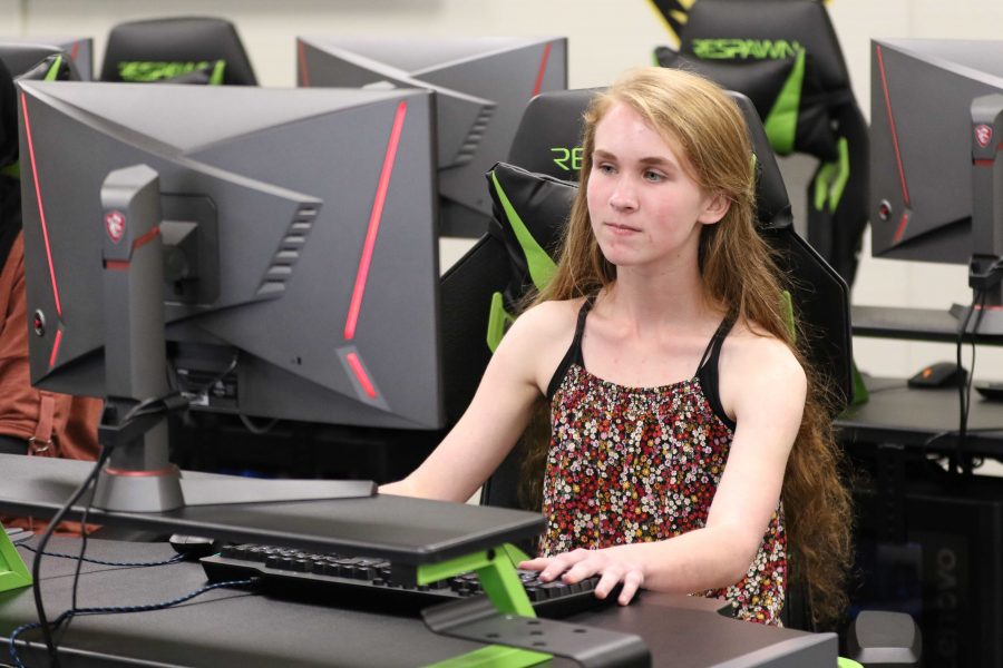 Freshman eSports club member Hannah Yaros plays League of Legends during lunch in Room 44. Photo taken by Accolade photographer Paul Yasutake. 