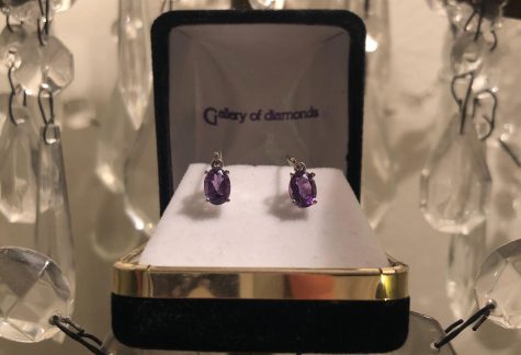 Accolade staff writer Charis Lee still has the two gems that she won for her mom from writing a poem for the Why Mom Deserves a Diamond contest. Students have until Friday, Jan. 17, to submit their entries. Image used with permission from Charis Lee.