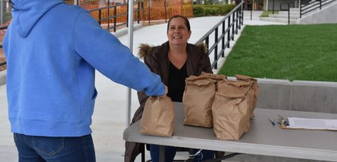 Because the campus has been closed down this week until March 30 after spring break, Sunny Hills students who are on a free or reduced, federal government lunch plan can pick up their to-go, bagged lunches outside the Performing Arts Center between 10 a.m. and noon. Look for the black and gold Lancers color tent. Photo taken by Accolade staff writer Aaliyah Magana