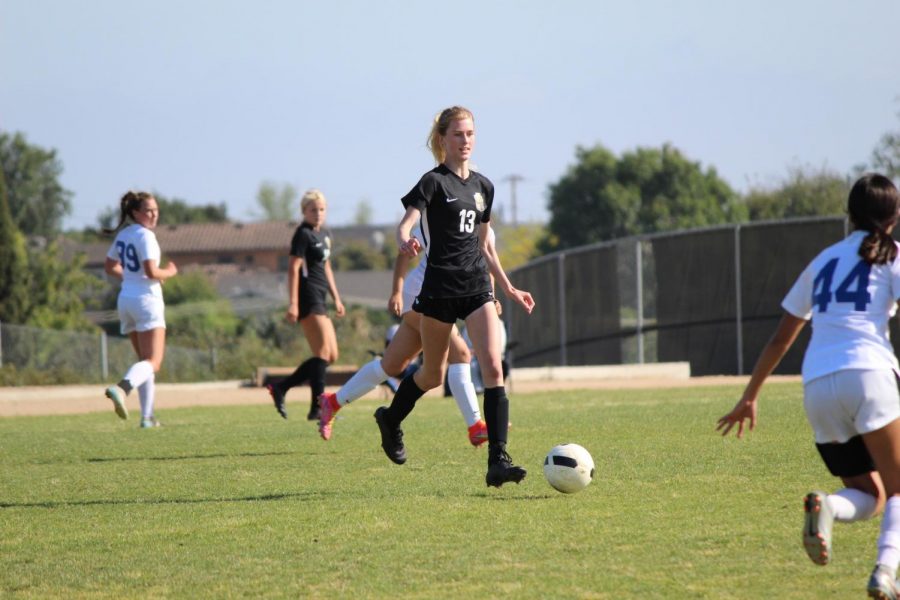 Defender+senior+Anika+Osborne+in+an+April+20+home+game+against+La+Habra.+Osborne+has+made+a+verbal+commitment+to+play+for+the+girls+soccer+team+at+the+University+of%0ACalifornia%2C+Irvine.