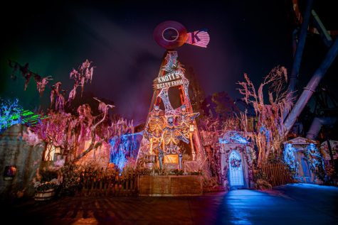 Knotts Berry Farms annual Halloween fright fest will debut tonight, Sept. 22, at 7 p.m., ending at 1 a.m. the next morning. Because of a new park policy, Sunny Hills students and minors 17 and under will be banned from enjoying Knotts Scary Farm unless they are accompanied by an adult 21 years or older.