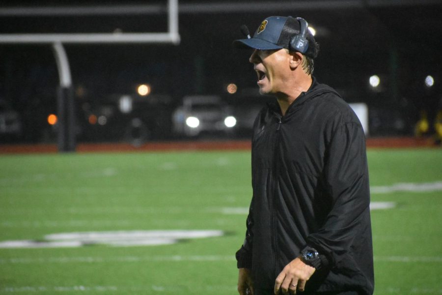 Football+head+coach+David+Wilde+instructs+his+players+on+an+offensive+play+in+a+Sept.+9+home+game+against+Brea+Olinda.
