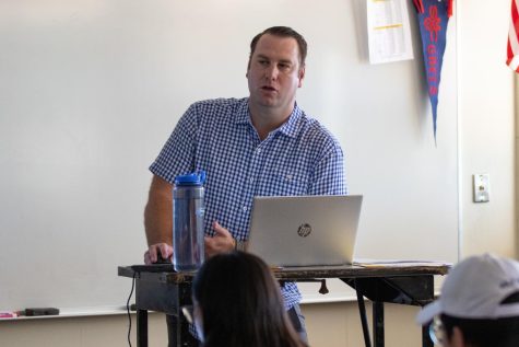 Social science teacher Chris Vogt gives a lecture to his students on Thursday, Aug. 18, during his fourth period Advanced Placement U.S. History class in Room 23.
