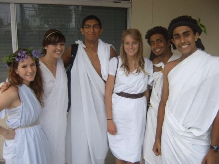 The Class of 2009 celebrates its last day of school by wearing togas, which was part of the senior spirit week. Inspired by the toga scenes in the 1978 movie National Lampoons Animal House, the Class of 2004 started the senior tradition.