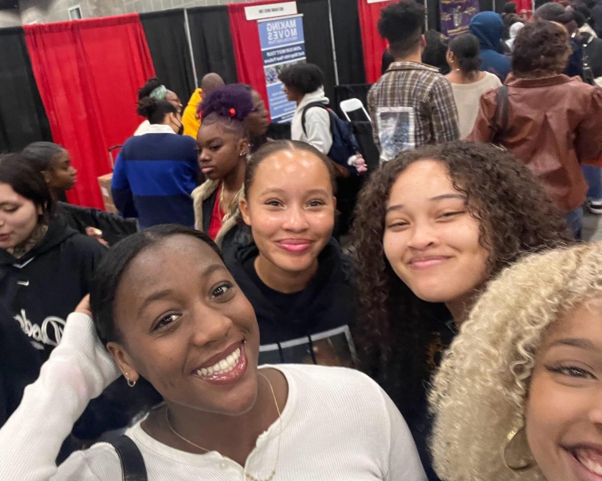 Black+Student+Union+%5BBSU%5D+president+freshman+Ava+Brown+%28center%29+takes+a+selfie+with+her+older+sister%2C+junior+Marli+Brown+%28right%29+during+the+25th+annual+Black+College+Expo+at+the+Los+Angeles+Convention+Center+on+Saturday%2C+Feb.+10.+The+two+went+there+to+learn+more+about+the+history+of+these+institutions.