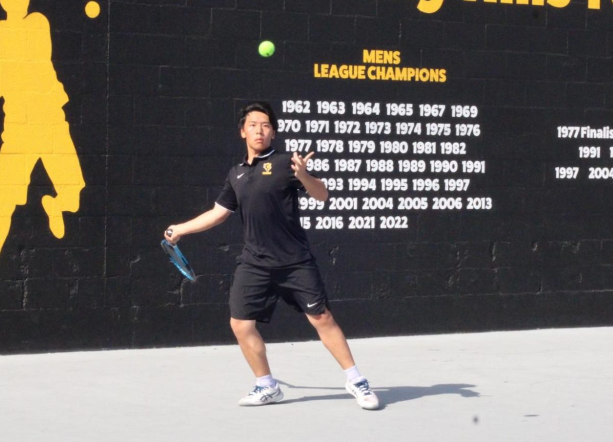 No. 1 singles player senior Derrick Sun returns a serve during his first match at home against Esperanza High School on Thursday, April 24. The Lancers’ last league match ended with a victory, 10-7, keeping Sunny Hills in second place in the division before league finals begin this week.