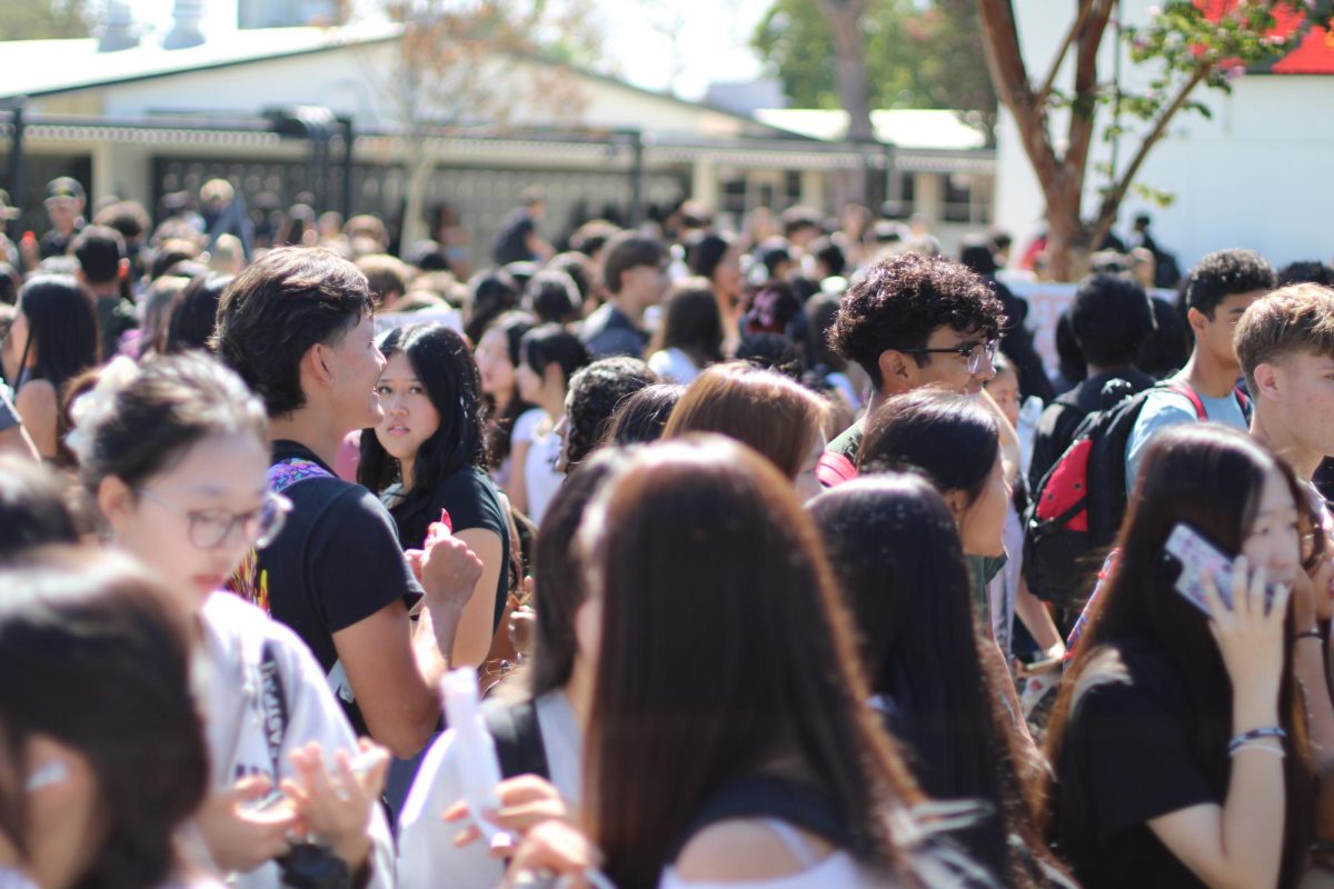 Students explore different stands on the third day of Club Rush during break on Thursday, Sept. 4. 
