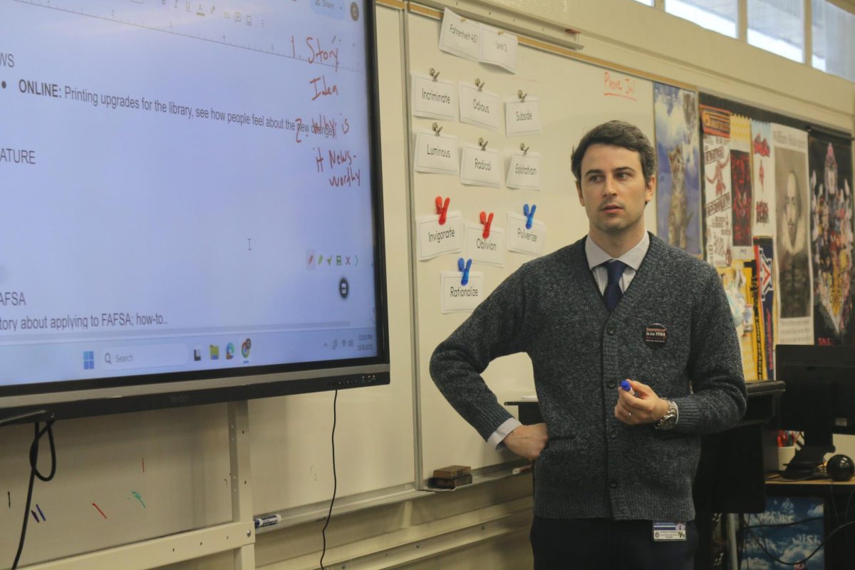 Newly hired Accolade adviser CJ D’Innocente leads a class discussion during a story idea generating session on Wednesday, Oct. 8 in Room 186 during fourth period.